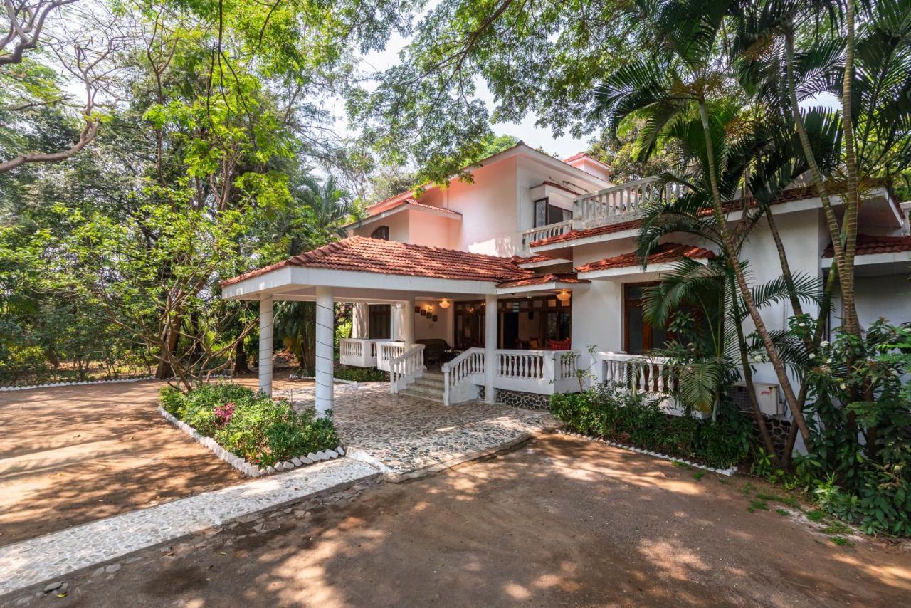 Saffronstays Chikoo Wadi- 3Bdr Pet-Friendly Villa With Pool In Boisar Dış mekan fotoğraf