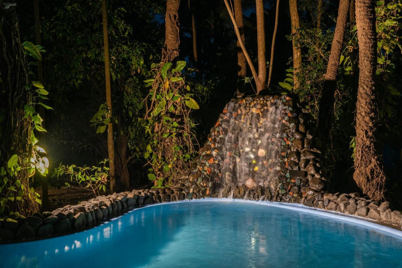 Saffronstays Chikoo Wadi- 3Bdr Pet-Friendly Villa With Pool In Boisar Dış mekan fotoğraf
